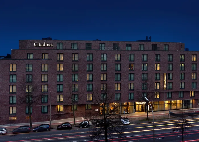 Citadines Michel 4*