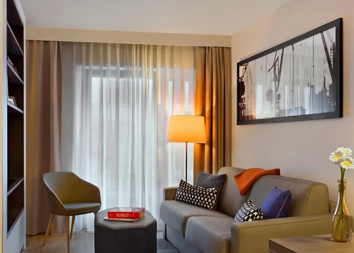 Citadines Michel Aparthotel 4*