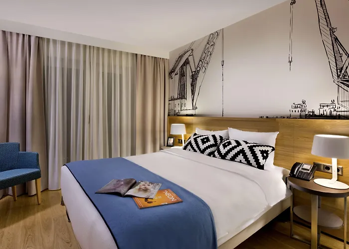 Aparthotel Citadines Michel 4*
