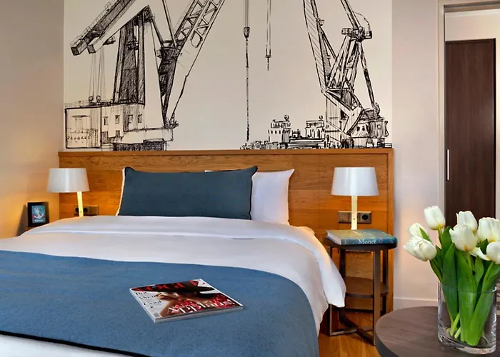 Aparthotel Citadines Michel 4*