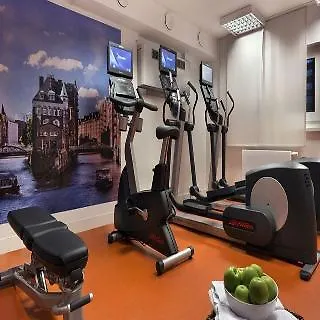 Citadines Michel 4*
